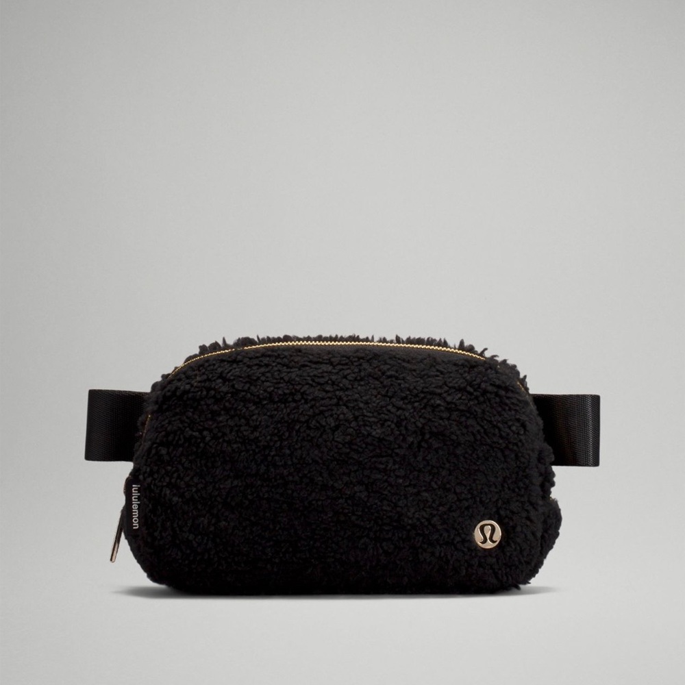 Lululemon Everywhere Fleece Belt Bag Black